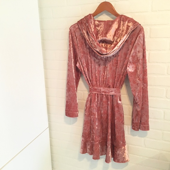 Betsey Johnson Mini Robe Hoodie Crushed Velvet Pink Ruffled hem Flare sleeve M/L - Picture 13 of 13